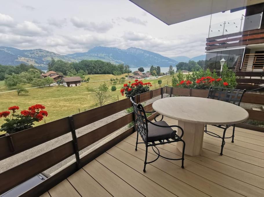 Neb-Thun Einigen, Wohnung Am See Spiez Kültér fotó