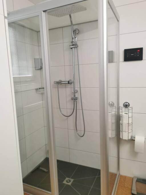 Neb-Thun Einigen, Wohnung Am See Spiez Kültér fotó
